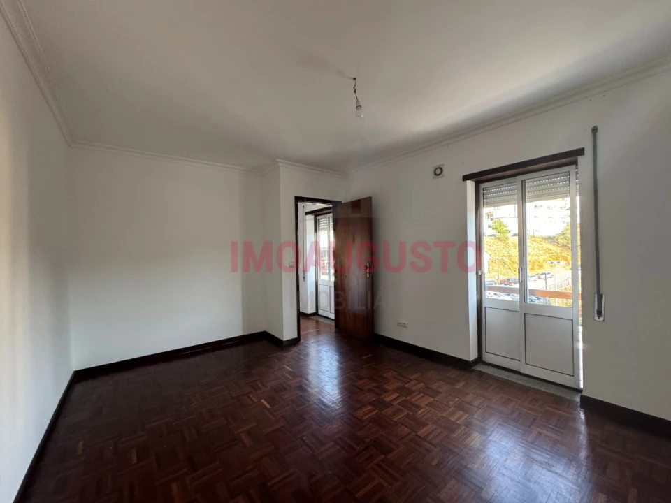 Prédio para Venda em Gouveia (São Pedro e São Julião) Foto 7