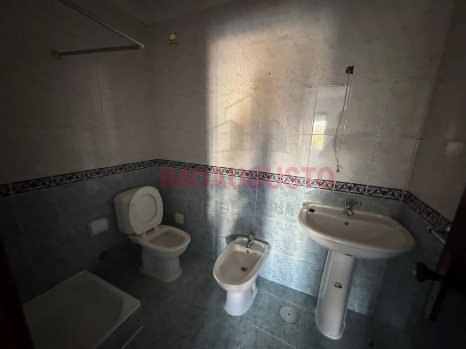 Prédio para Venda em Gouveia (São Pedro e São Julião) Foto 8