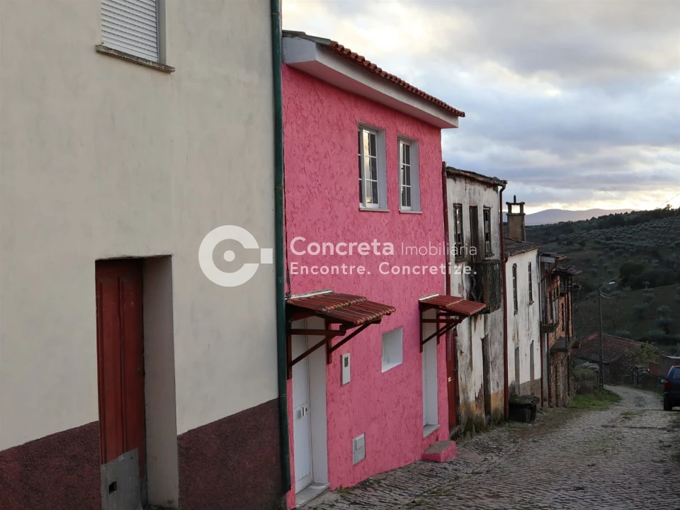 Moradia T2 para Venda em Parada e Sendim da Ribeira Foto 3