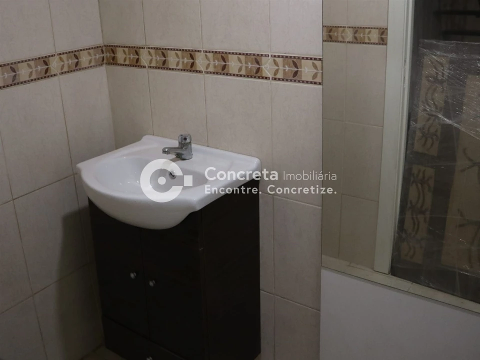 Moradia T2 para Venda em Parada e Sendim da Ribeira Foto 10