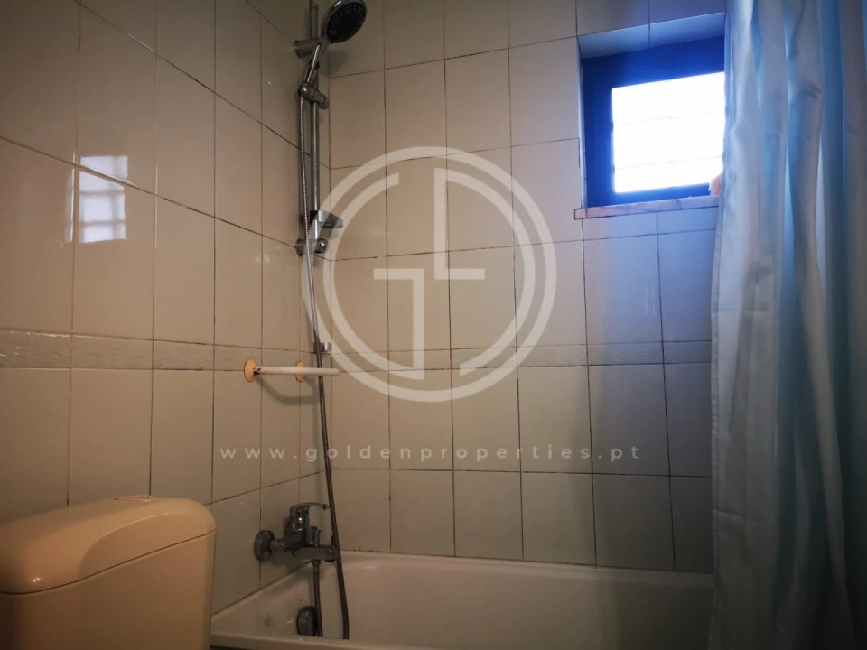 Apartamento T2 para Venda em Quarteira Foto 9