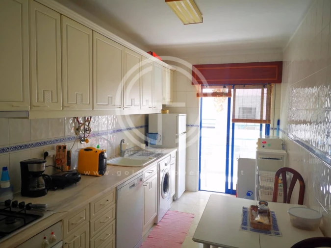 Apartamento T2 para Venda em Quarteira Foto 6