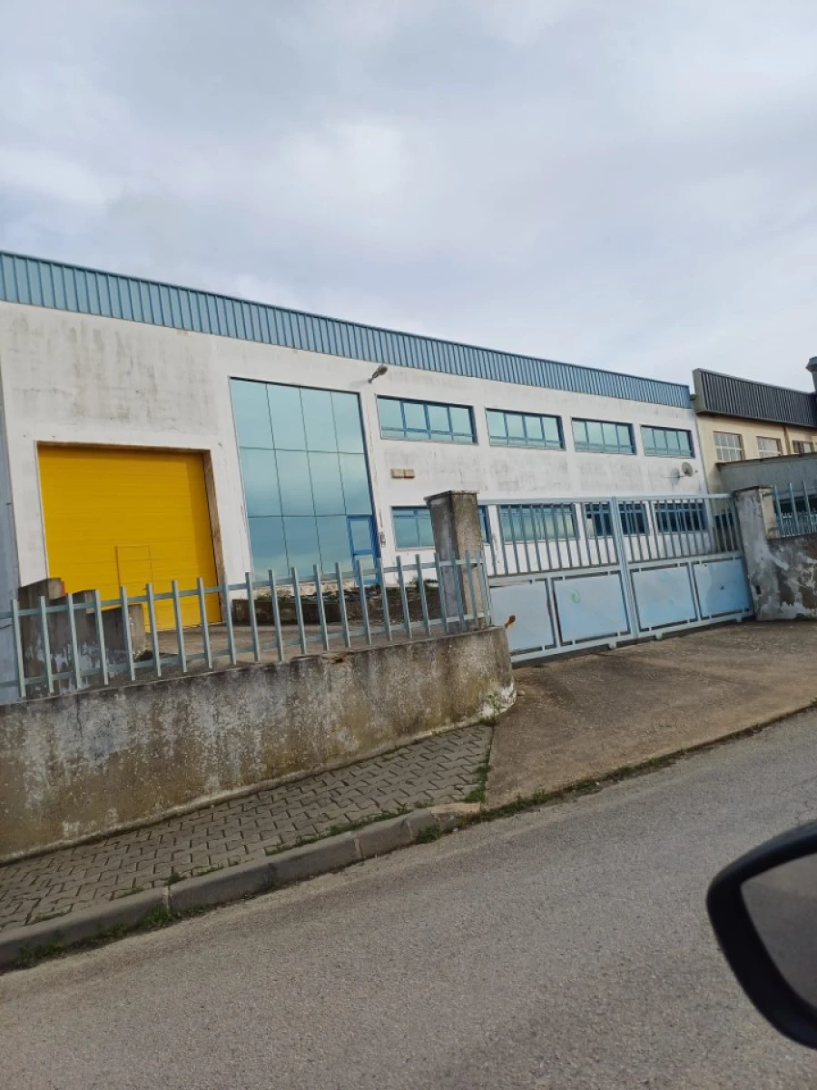 Armazém para Arrendamento em Amora Foto 2