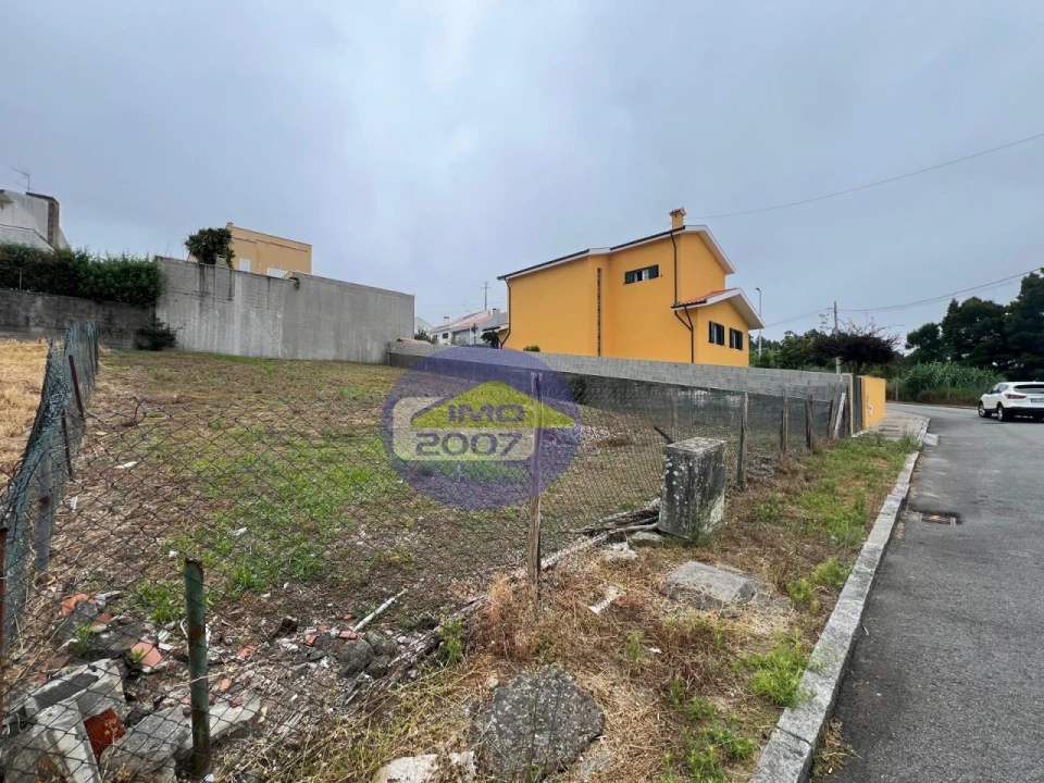 Terreno para Venda em Grijó e Sermonde Foto 2