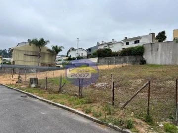 Terreno para Venda em Grijó e Sermonde