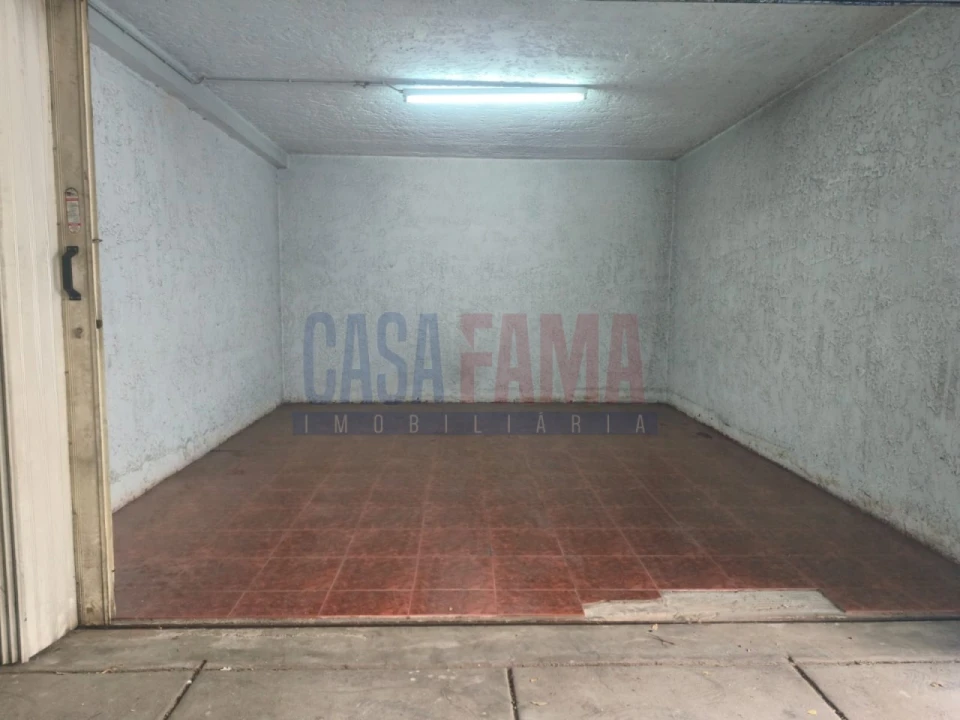 Garagem para Venda em Ribeirão Foto 1