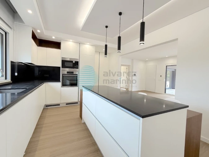 Moradia T3 para Venda em Turquel Foto 11