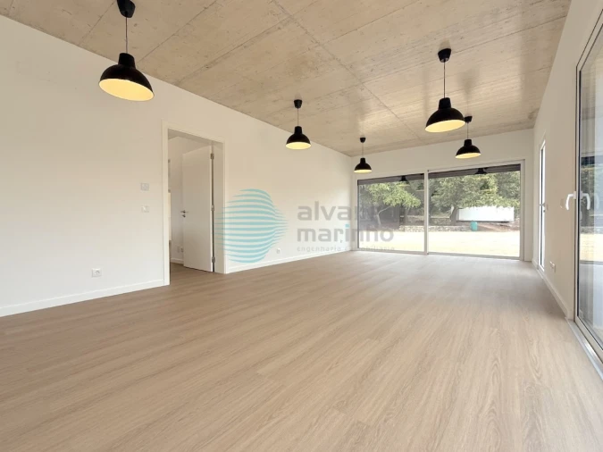 Moradia T3 para Venda em Turquel Foto 14