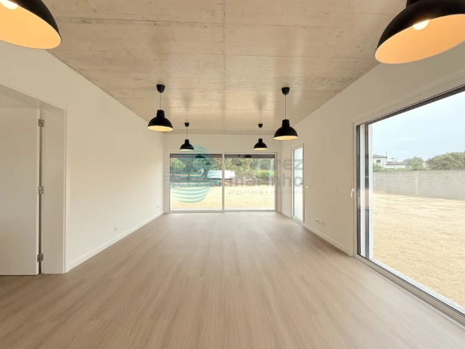 Moradia T3 para Venda em Turquel Foto 15