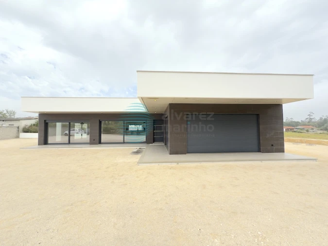 Moradia T3 para Venda em Turquel Foto 29