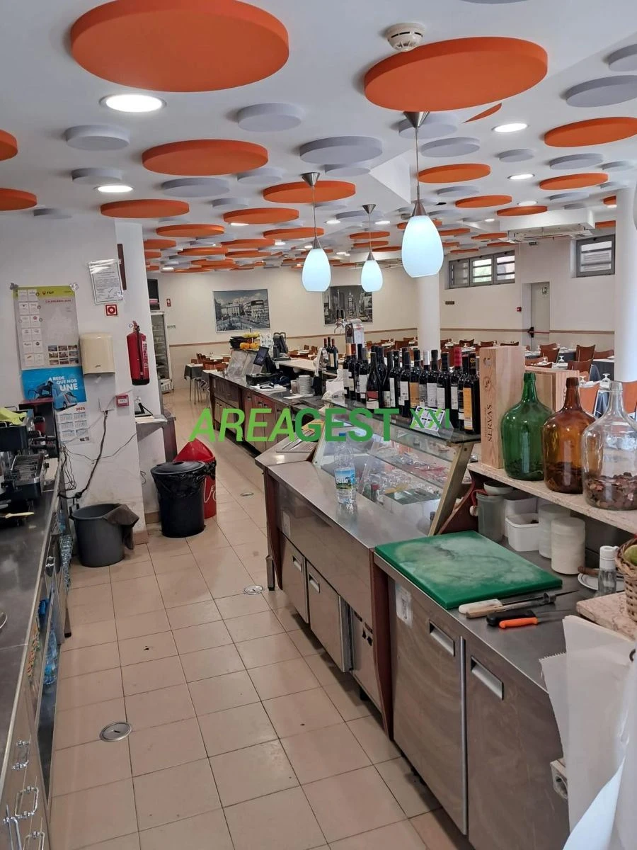 Negócio para Venda em Venda do Pinheiro e Santo Estêvão das Galés Foto 5