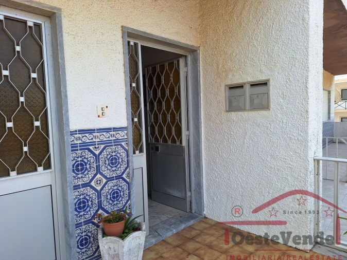 Apartamento T2 para Venda em Atouguia da Baleia Foto 33