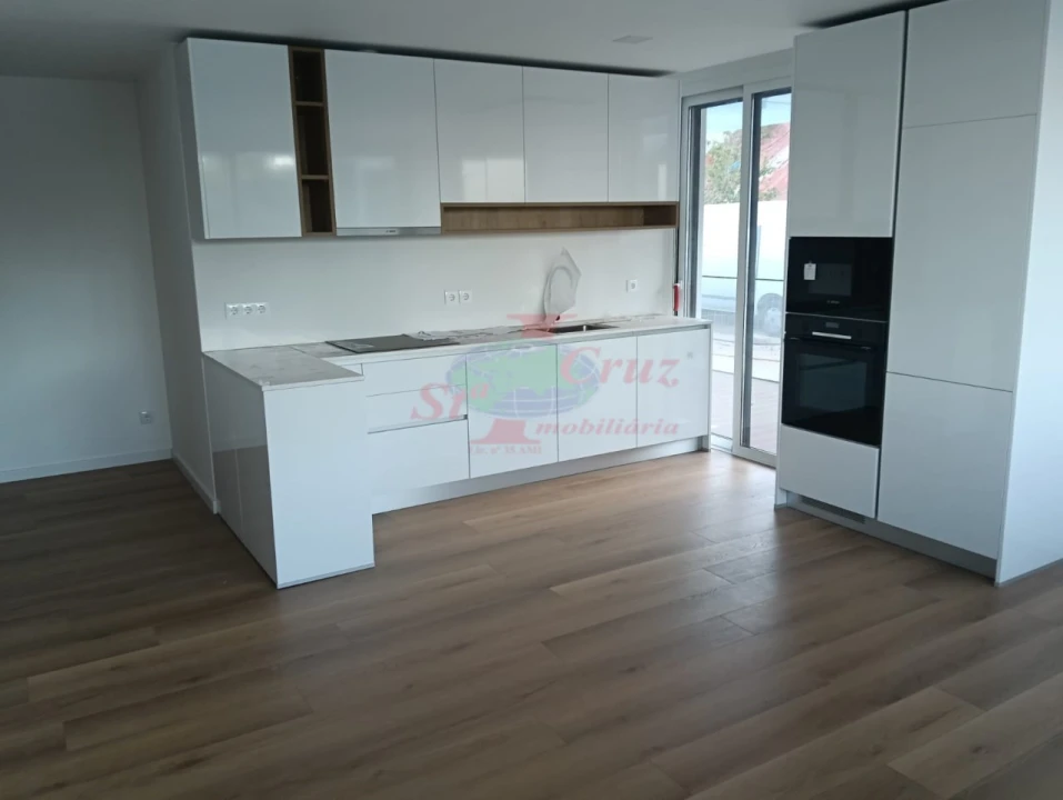 Apartamento T2 para Venda em Santo Antonio dos Olivais Foto 2