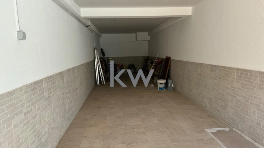 Garagem para Venda em Sado