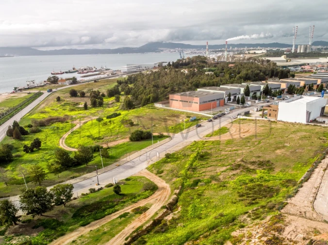 Terreno Comércio / Armazém para Venda em Sado Foto 13