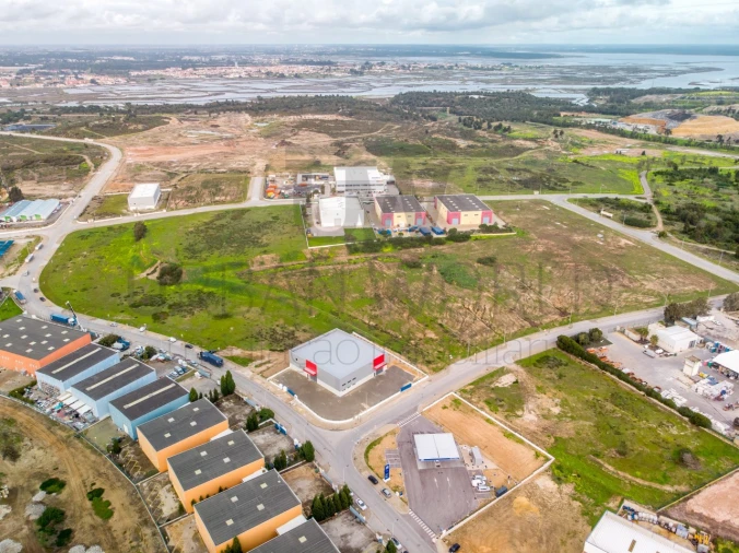 Terreno Comércio / Armazém para Venda em Sado Foto 8