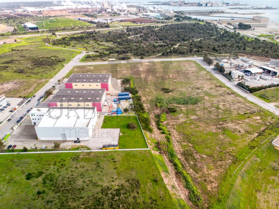 Terreno Comércio / Armazém para Venda em Sado Foto 2
