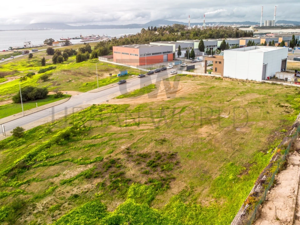 Terreno Comércio / Armazém para Venda em Sado Foto 13