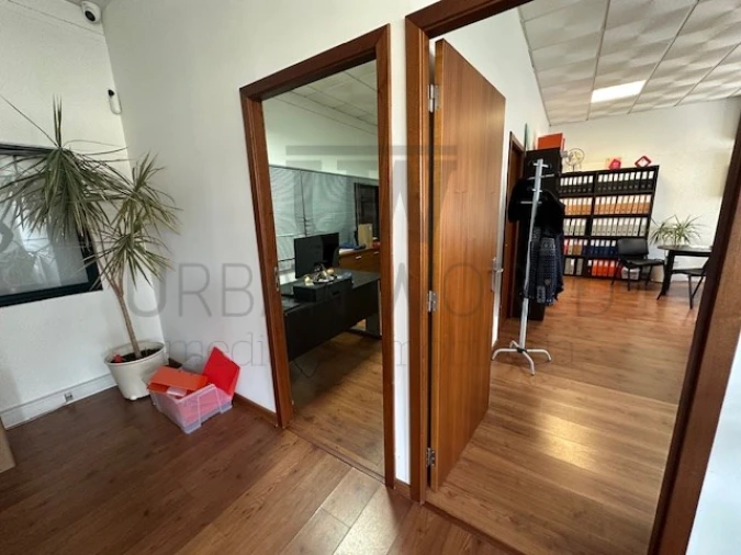 Armazém para Venda em Venda do Pinheiro e Santo Estêvão das Galés Foto 10