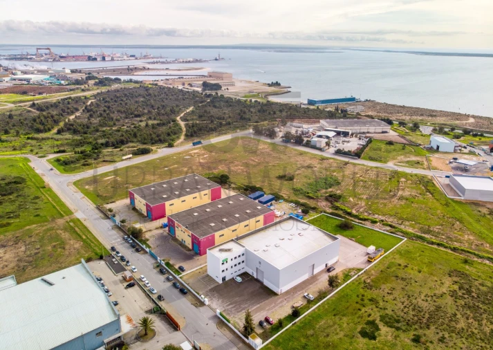 Terreno Comércio / Armazém para Venda em Sado Foto 4
