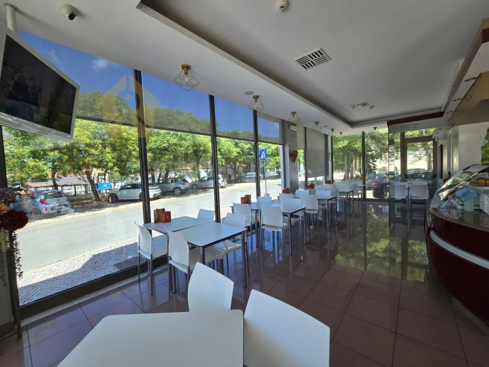 Negócio para Venda em Ferreiras Foto 3