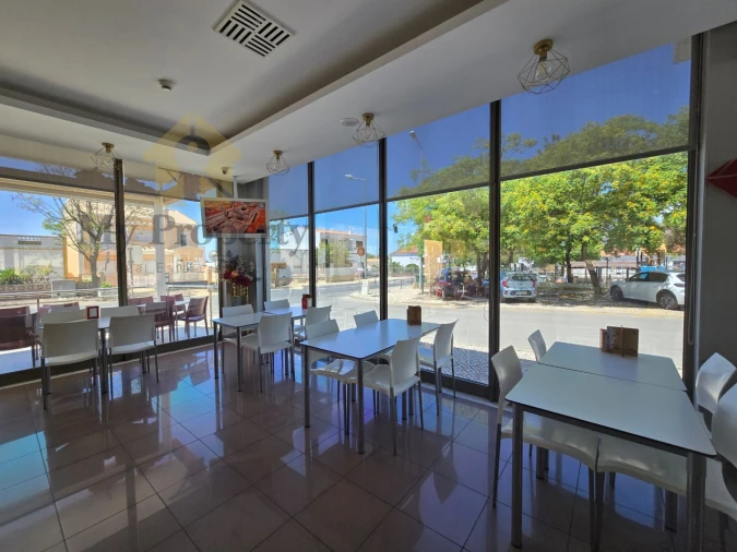 Negócio para Venda em Ferreiras Foto 4