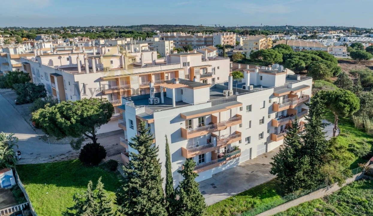 Apartamento T3 para Venda em Quarteira Foto 25