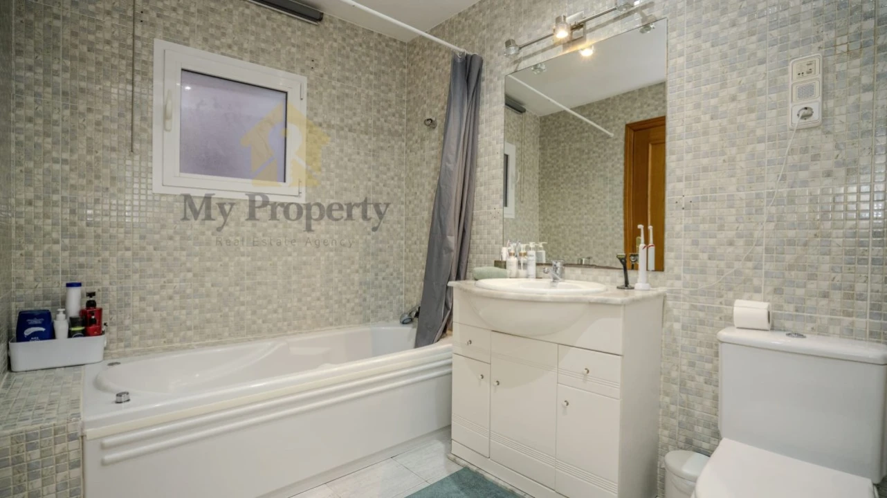 Apartamento T3 para Venda em Quarteira Foto 11