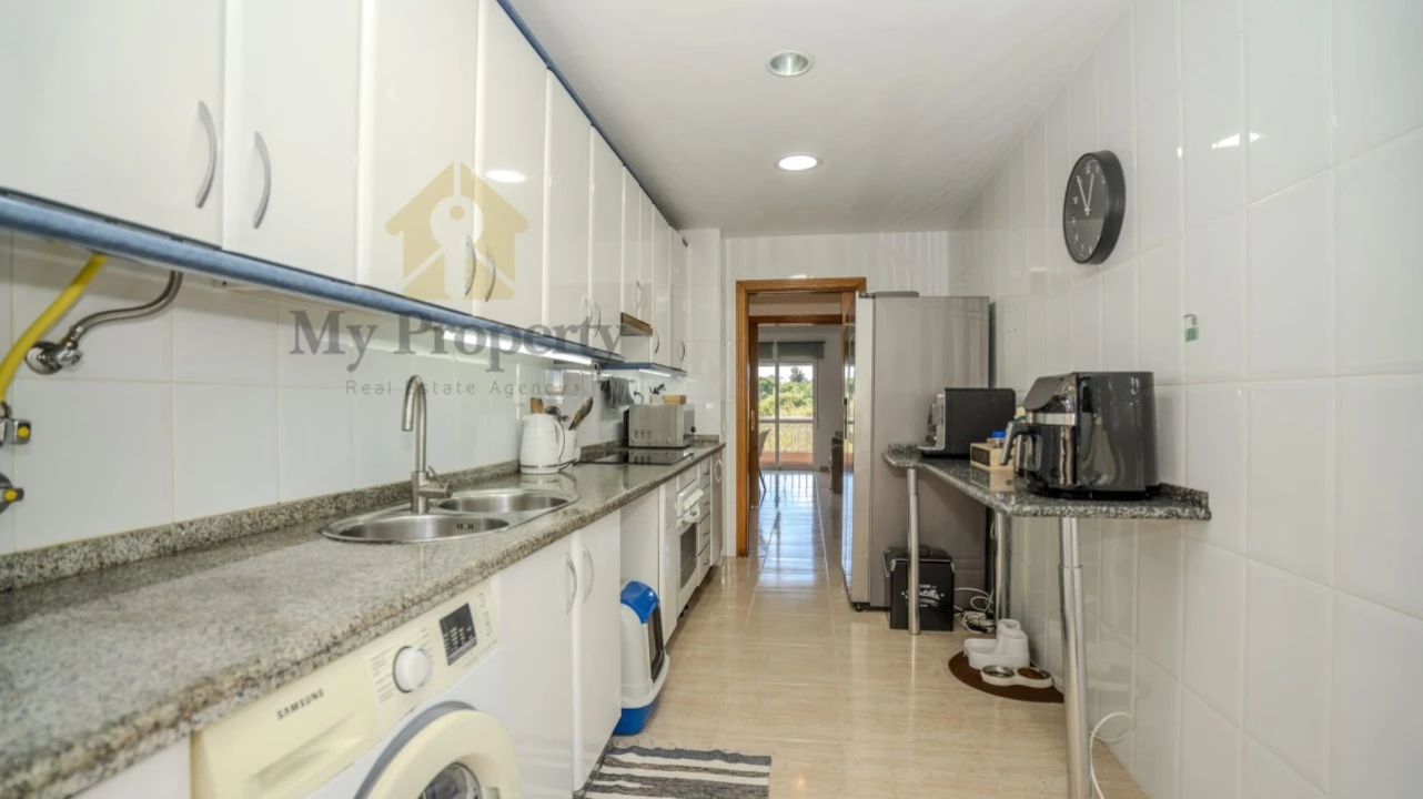 Apartamento T3 para Venda em Quarteira Foto 18