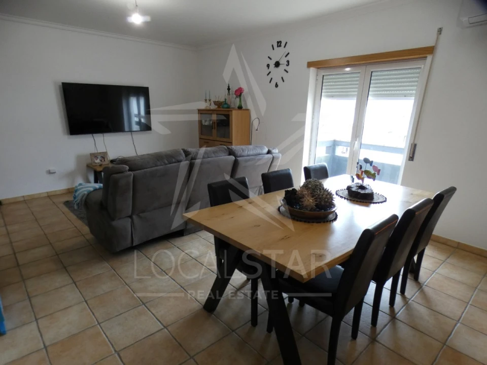 Apartamento T2 para Venda em Tornada e Salir do Porto Foto 2