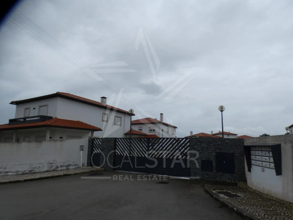 Apartamento T2 para Venda em Tornada e Salir do Porto Foto 38