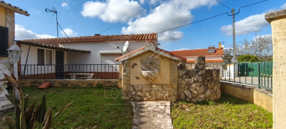 Moradia T3 para Venda em Alvorninha Foto 3