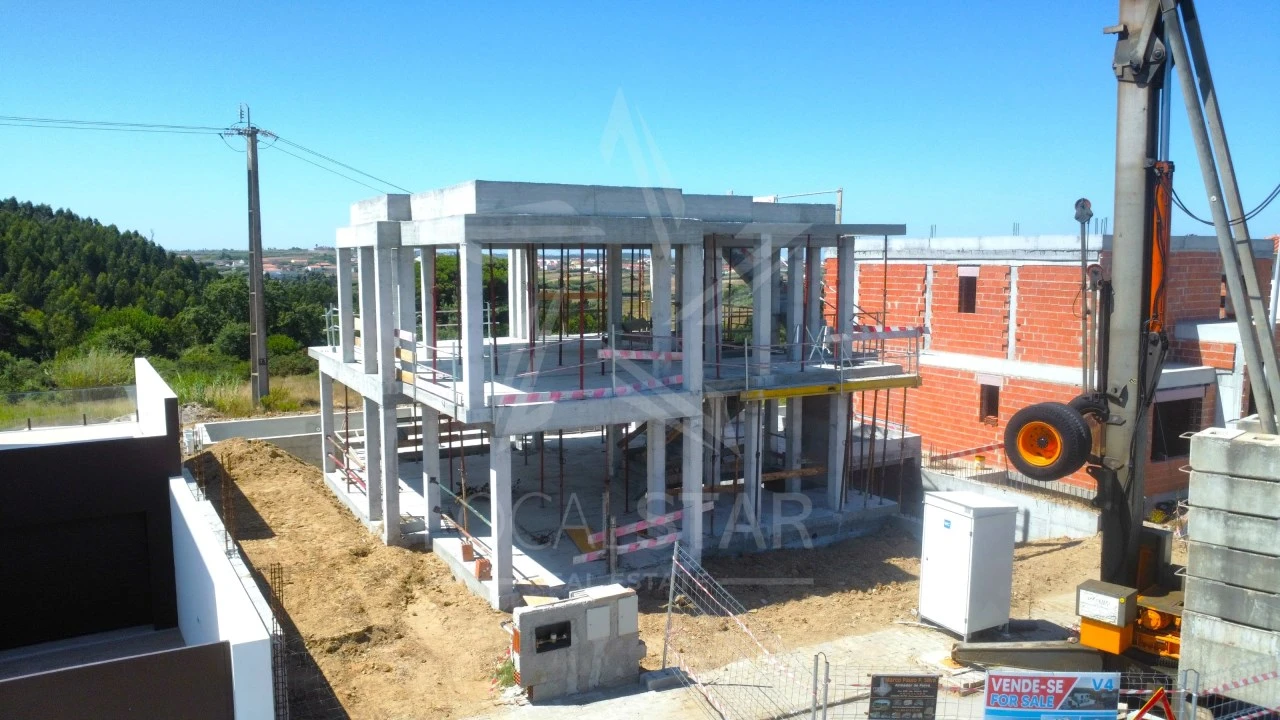 Moradia T4 para Venda em Atouguia da Baleia Foto 13