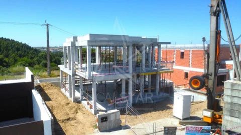 Moradia T4 para Venda em Atouguia da Baleia