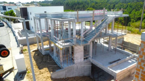 Moradia T4 para Venda em Atouguia da Baleia
