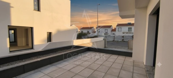 Moradia T4 para Venda em Atouguia da Baleia