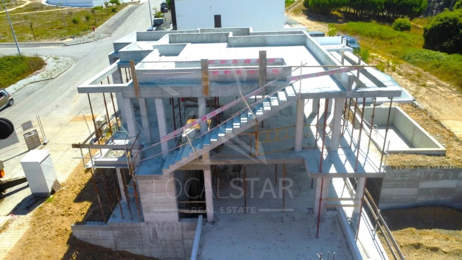 Moradia T4 para Venda em Atouguia da Baleia Foto 14