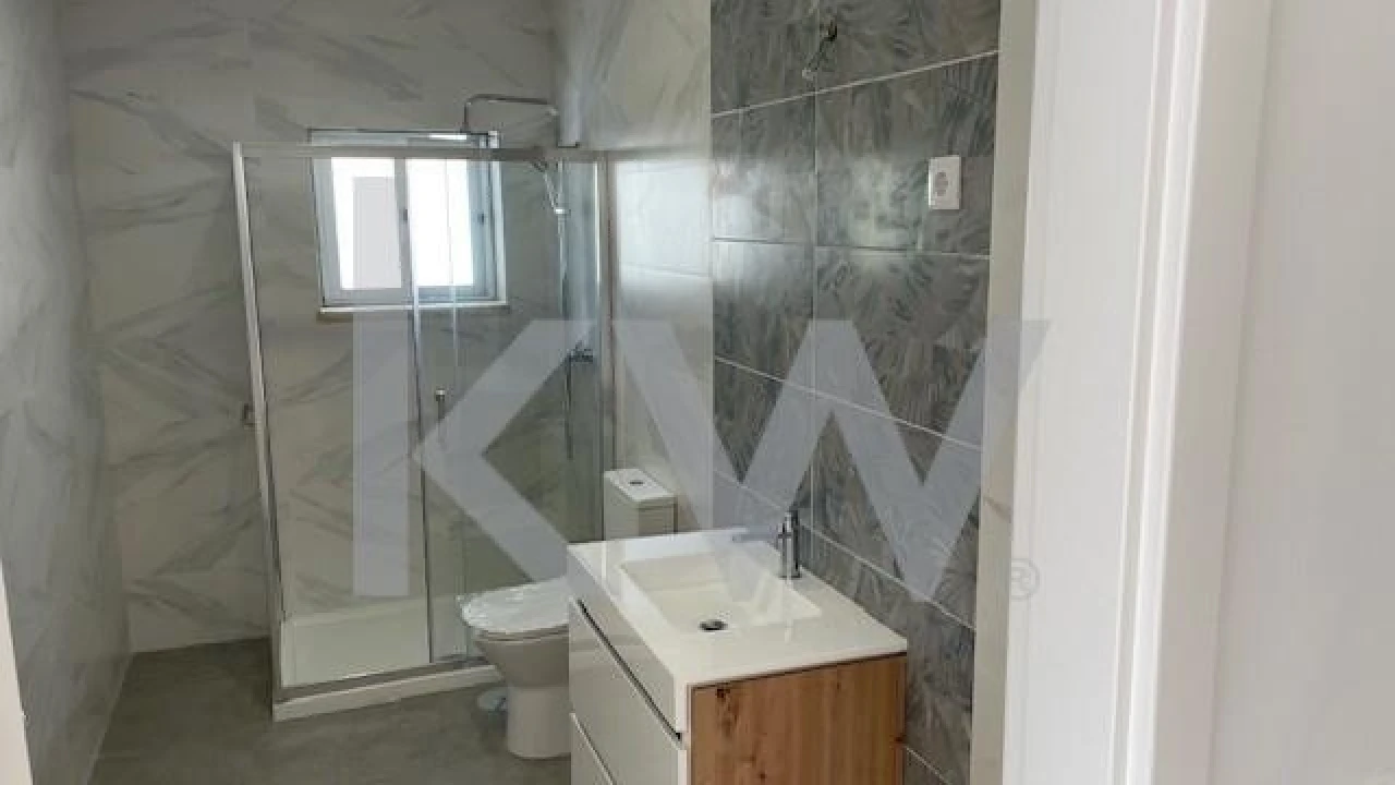 Apartamento T4 para Venda em Fernao Ferro Foto 13