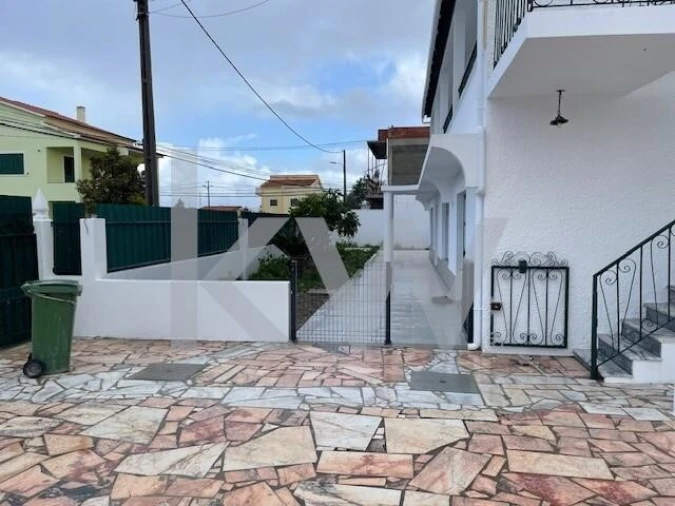 Apartamento T4 para Venda em Fernao Ferro Foto 5