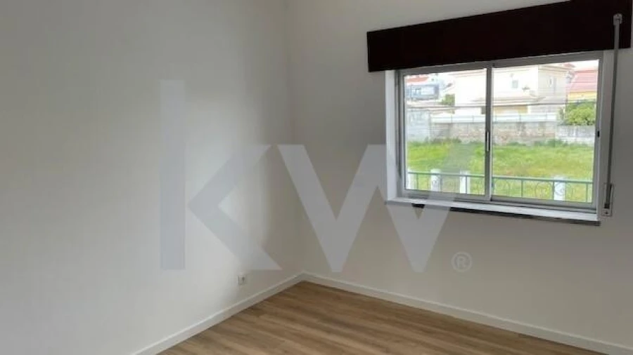 Apartamento T4 para Venda em Fernao Ferro Foto 11