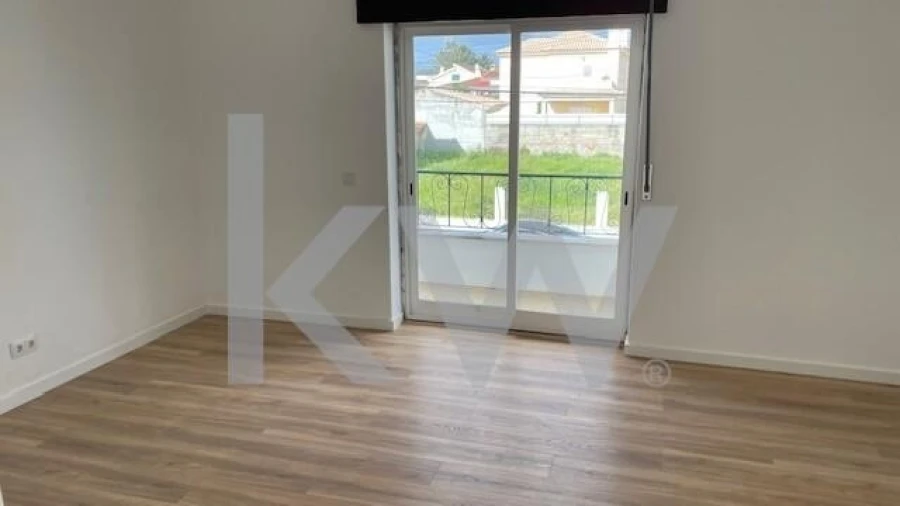 Apartamento T4 para Venda em Fernao Ferro Foto 16