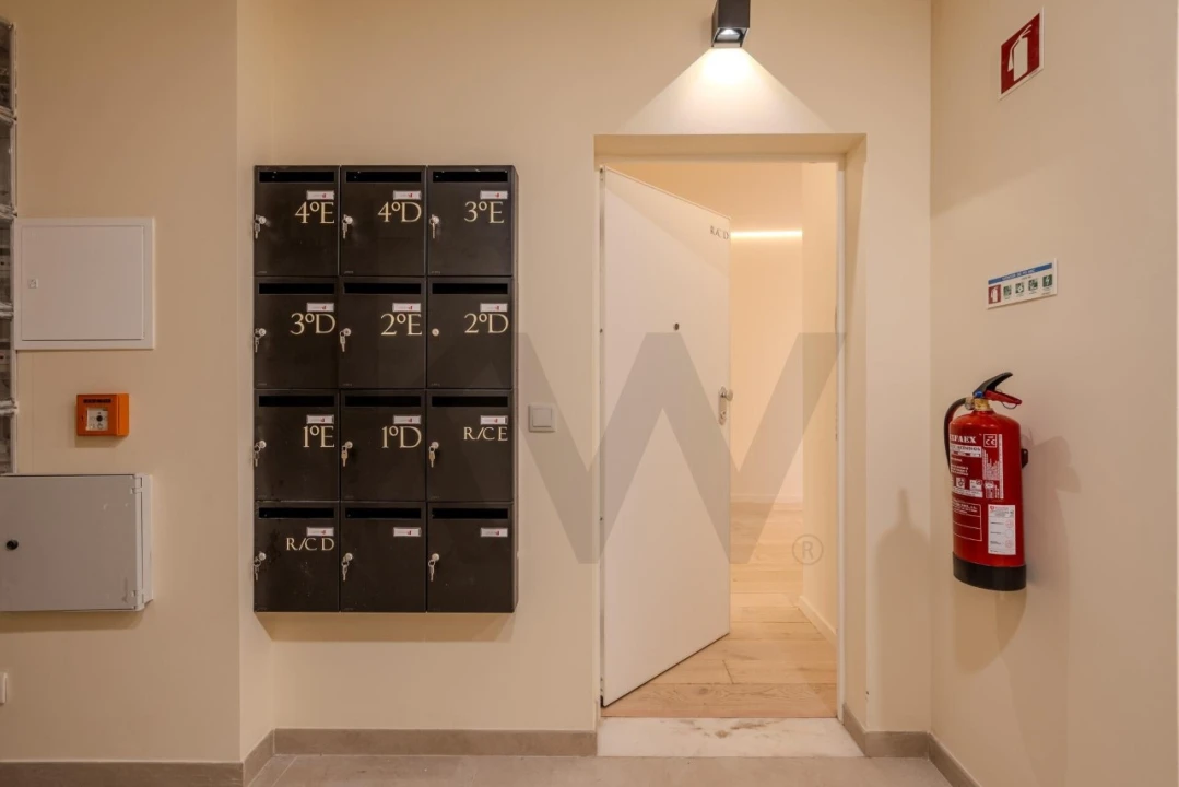 Apartamento T2 para Venda em Misericórdia Foto 24