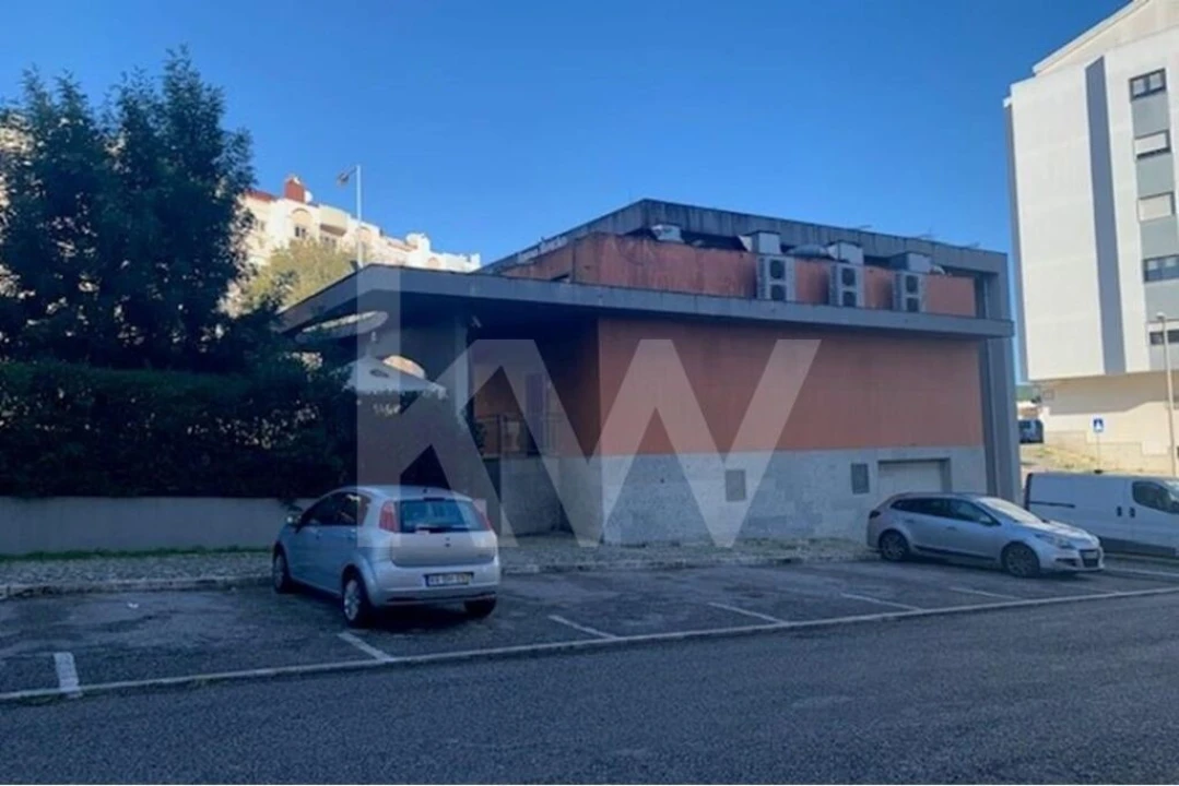 Loja para Venda em Rio de Mouro Foto 2