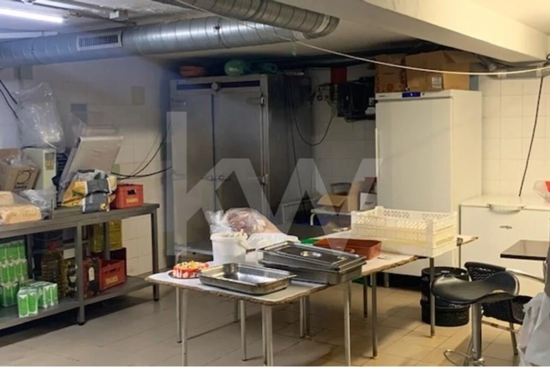 Loja para Venda em Rio de Mouro Foto 15