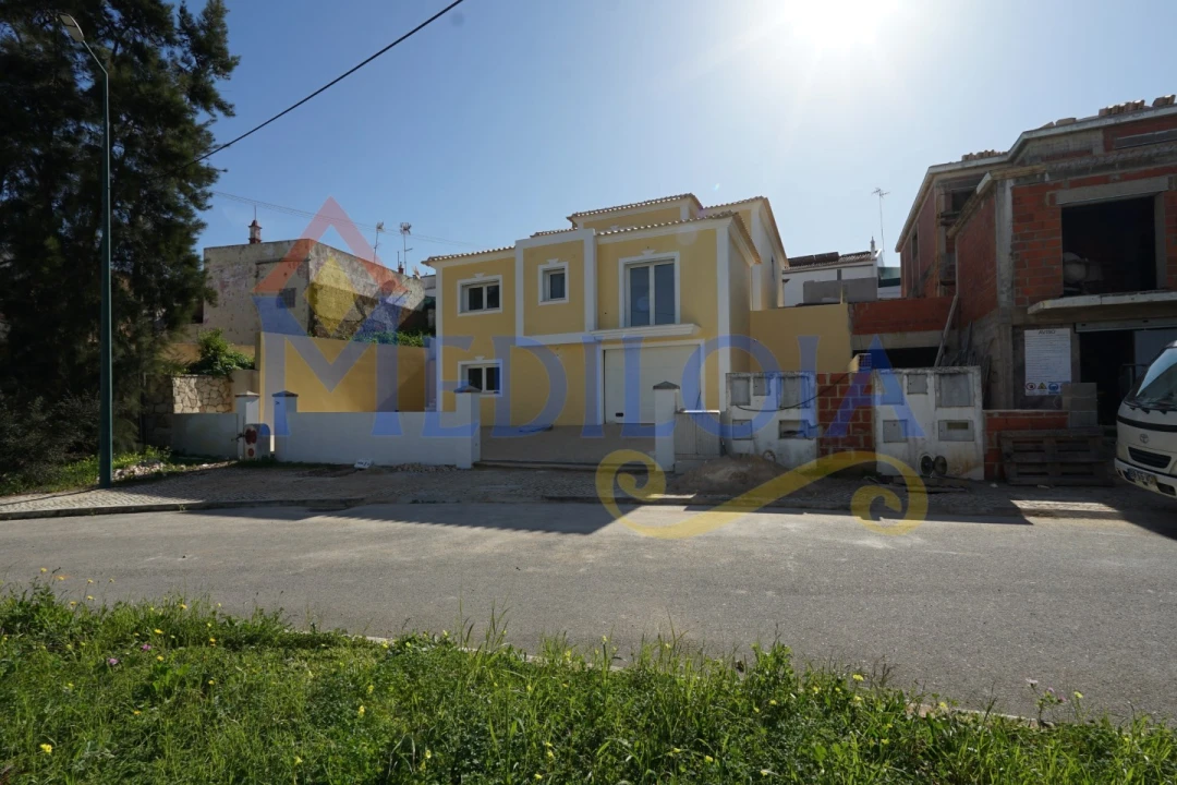 Moradia T3 para Venda em Castro Marim Foto 1