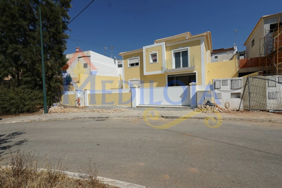Moradia T3 para Venda em Castro Marim Foto 1