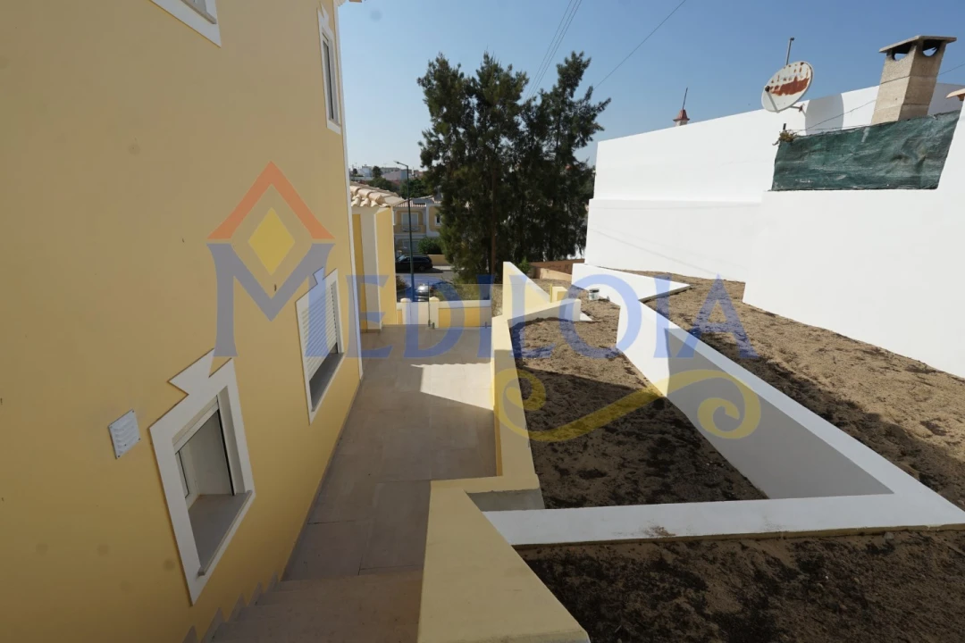 Moradia T3 para Venda em Castro Marim Foto 6
