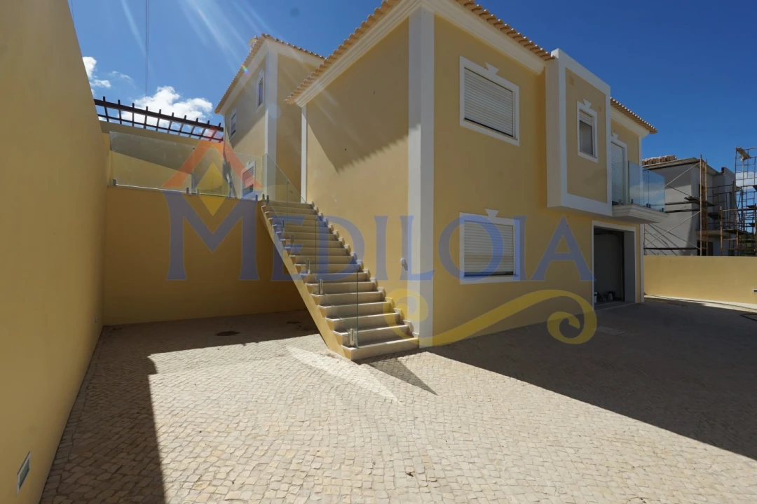 Moradia T3 para Venda em Castro Marim Foto 2