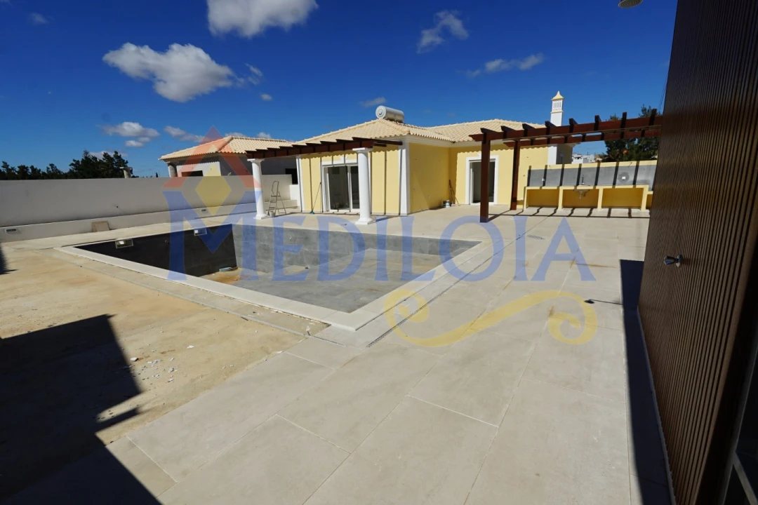 Moradia T3 para Venda em Castro Marim Foto 9