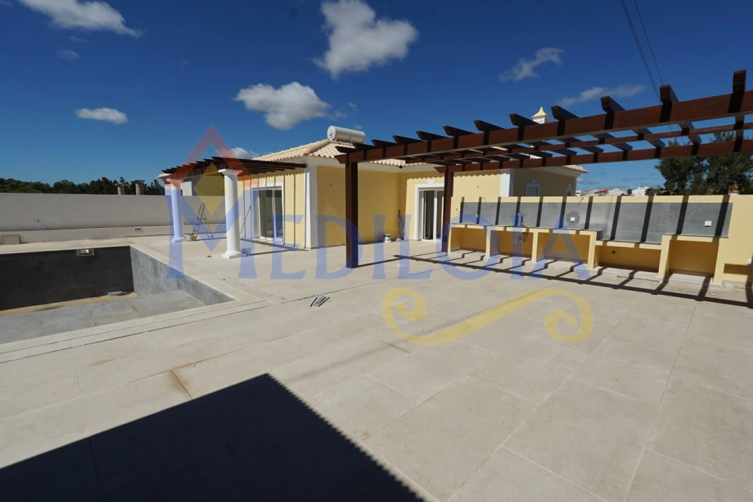 Moradia T3 para Venda em Castro Marim Foto 11